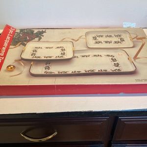 Vintage and NIB 3-piece Lacquerware Tray Set